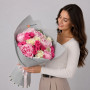 Букет из пионов и роз — вид 3